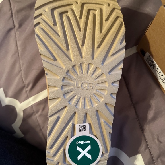 Mustard seed Tasman ugg slipper - Picture 4 of 4